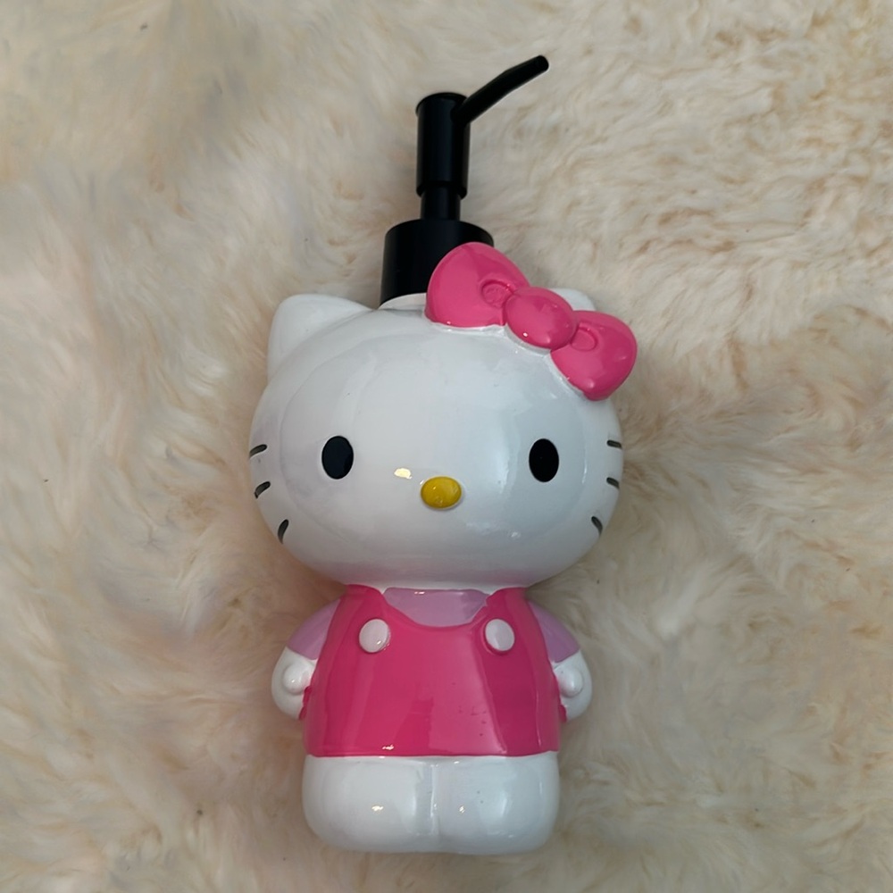 NEW Hello Kitty pink soap dispenser pump lotion container sanrio kawaii